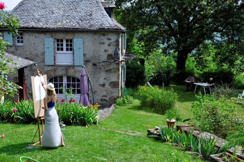 Achter een ezel met softpastel in de tuin tijdens schildervakanties in Zuid Frankrijk