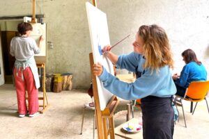 workshop schilderen met acryl achter een ezel voor gevorderden