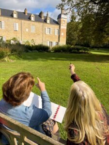 urban sketching tijdens creatieve vakanties in frankrijk